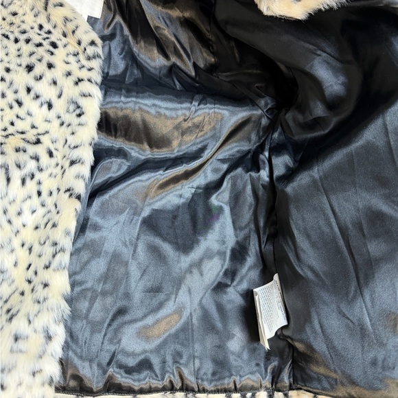 Vans Women's Faux Fur Animal Print Jacket - Picture 5 of 5